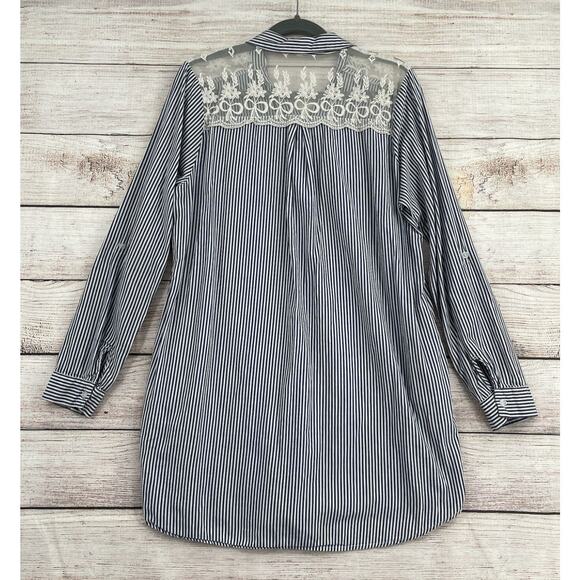 Lili's Closet 1/2 Button Striped Lace Back Tunic Top Women's Medium Blue/White - Picture 2 of 10